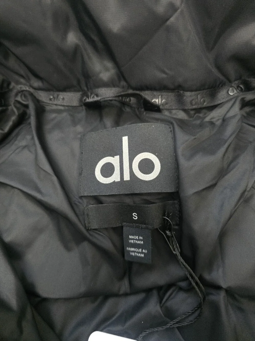 Alo Yoga Cropped Atmosphere Puffer Black New With Tags Athleisure Comfy